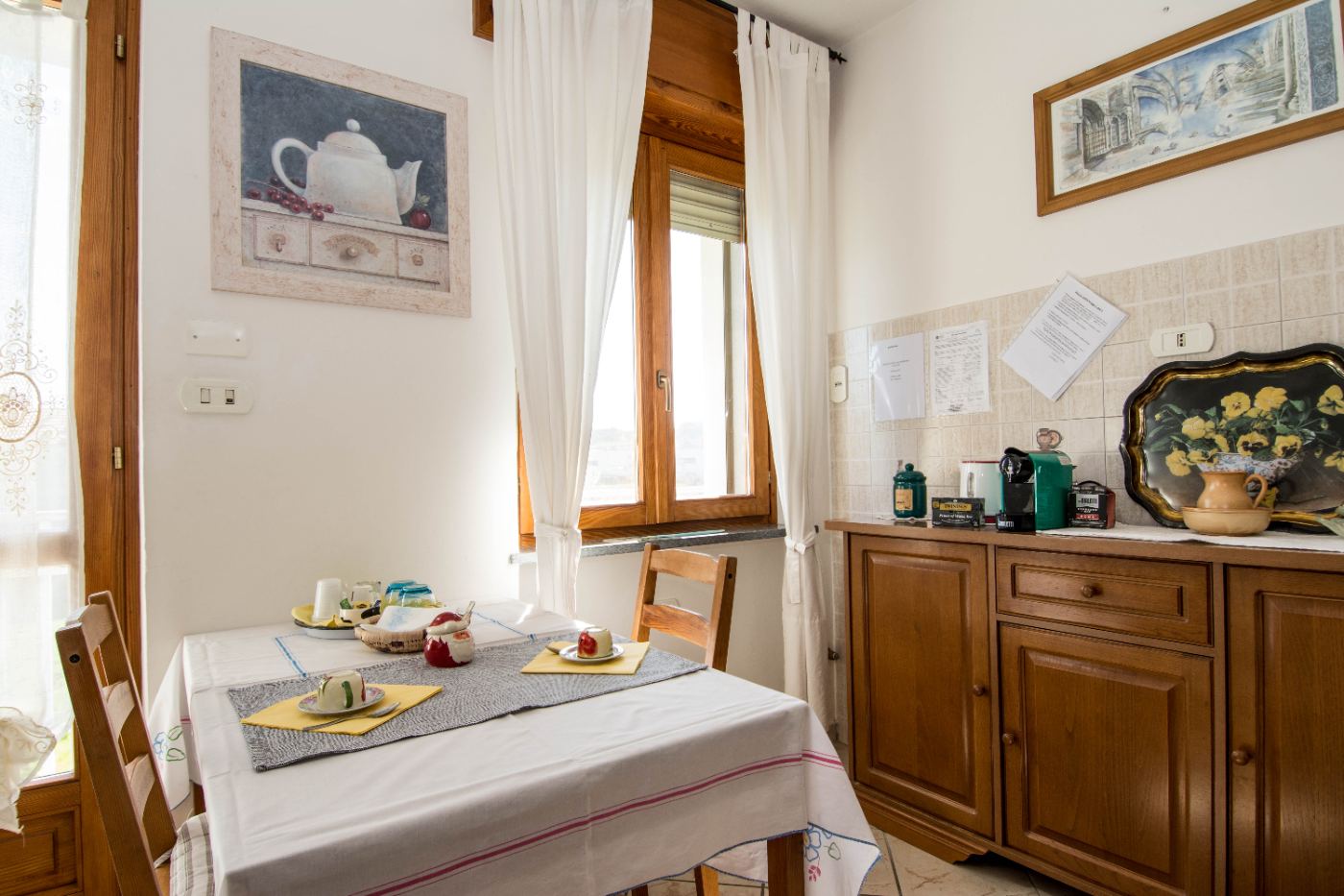 Zona colazione attrezzata